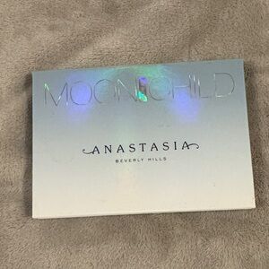Anastasia Beverly Hills Moonchild Palette